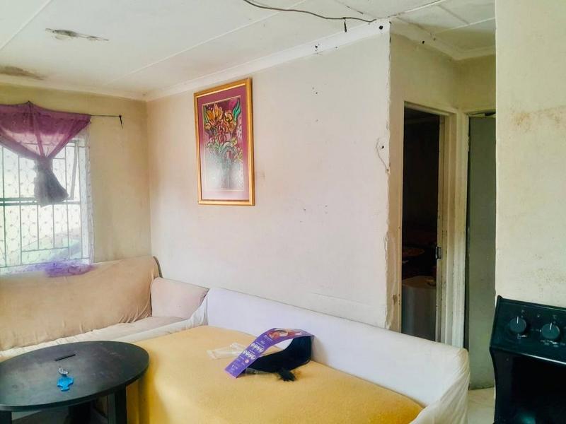 2 Bedroom Property for Sale in Guguletu Western Cape